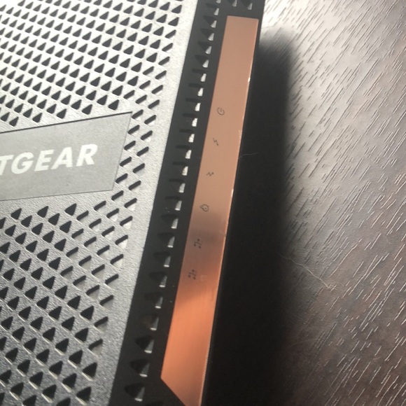 Netgear cable modem CM1100 EUC - Picture 4 of 4